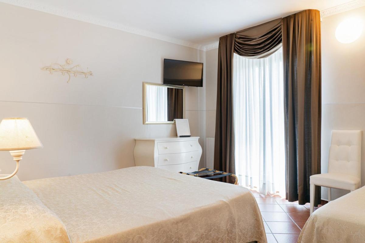 Hotel Edelweiss Пескассеролі Екстер'єр фото