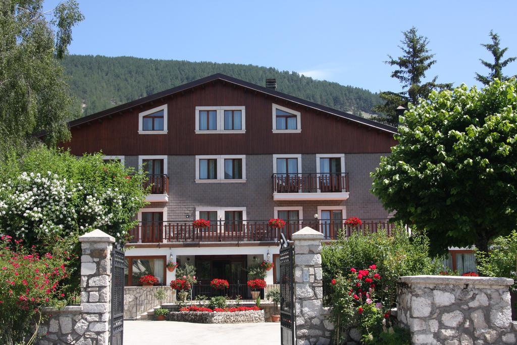 Hotel Edelweiss Пескассеролі Екстер'єр фото